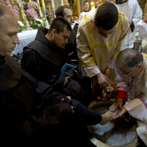 Pope Francis washes his feet of traditional liturgists