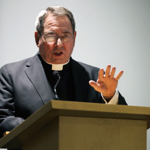 US archbishop's memo bars Communion for political supporters