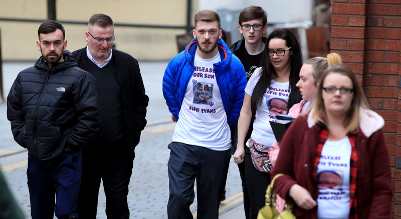 Parents of gravely ill Alfie Evans in court battle to take son to Vatican hospital 