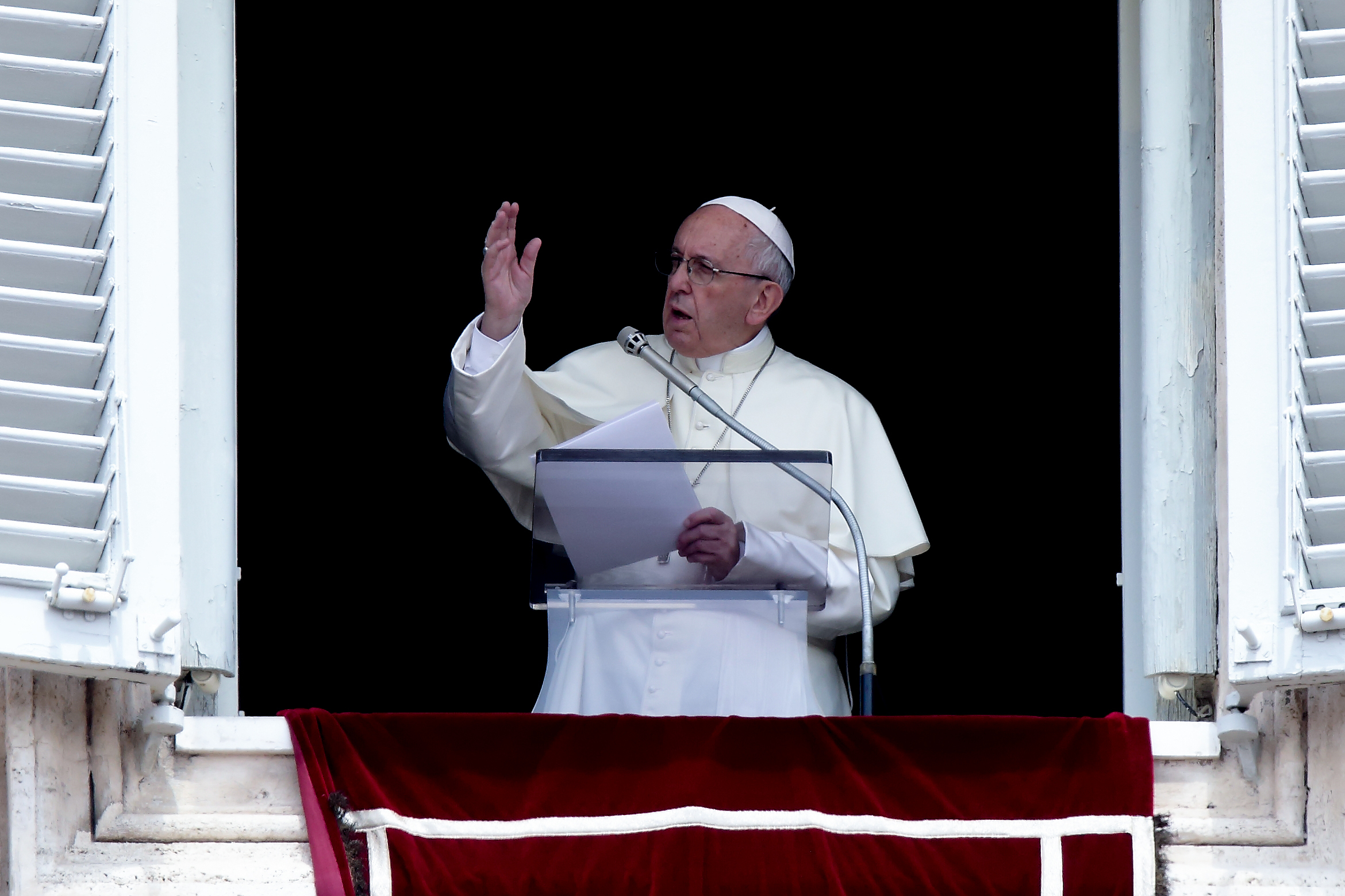 Pope prays for 'peace' not 'hatred' after  church bombings
