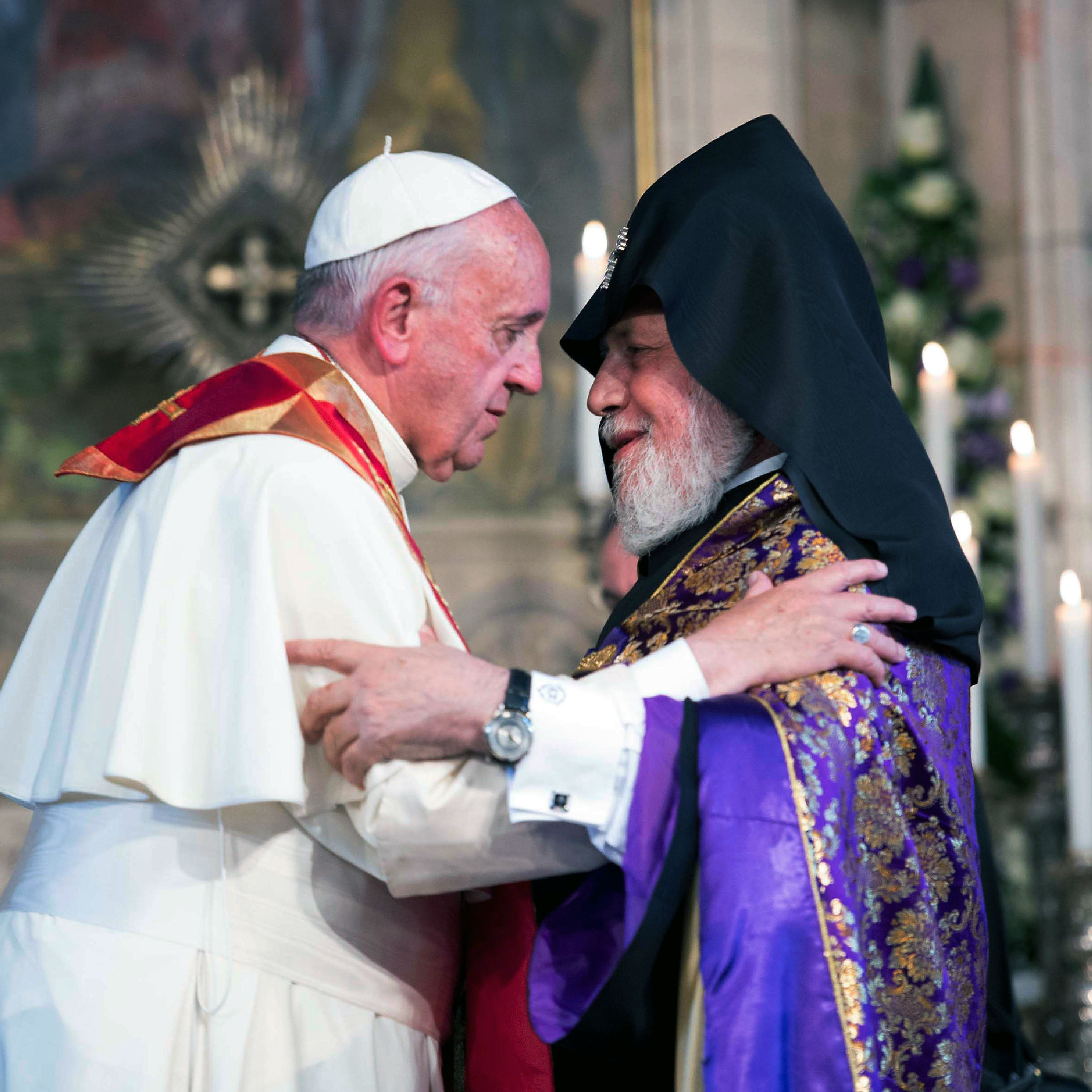Francis denounces 1915 genocide of Armenians as papal trip begins