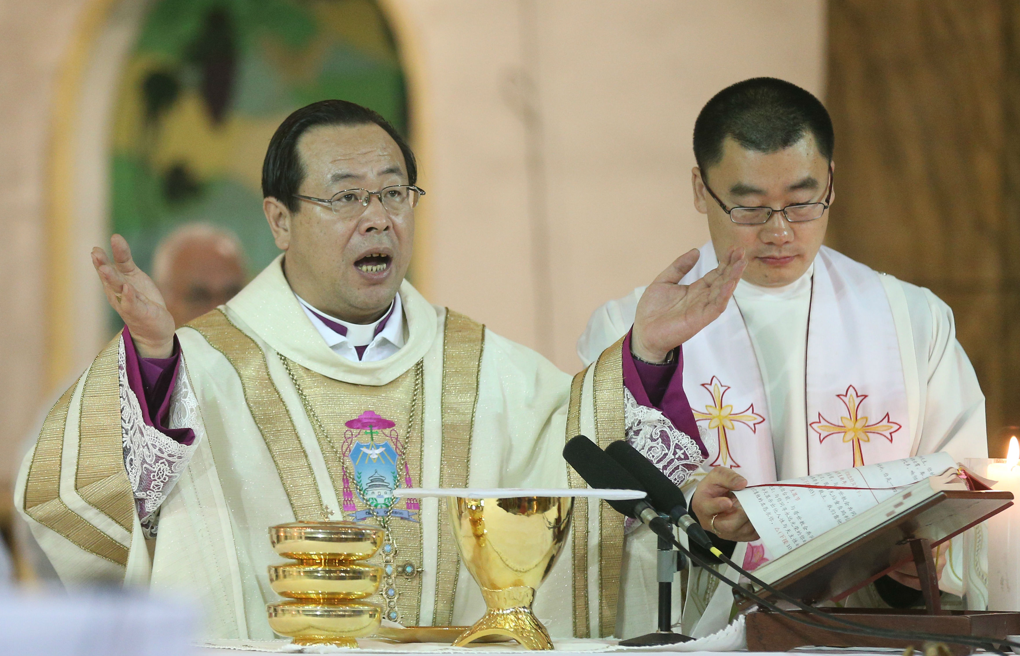 Vatican official hints at unofficial agreement with China on bishops