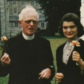 Catholic college to receive windfall from Jackie Kennedy letters