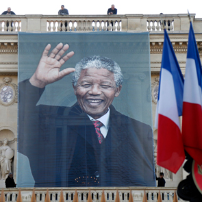 Pope: South Africa must follow in Mandela's path of non-violence, justice and peace