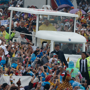 Francis leaves Philippines after six million attend papal Mass 