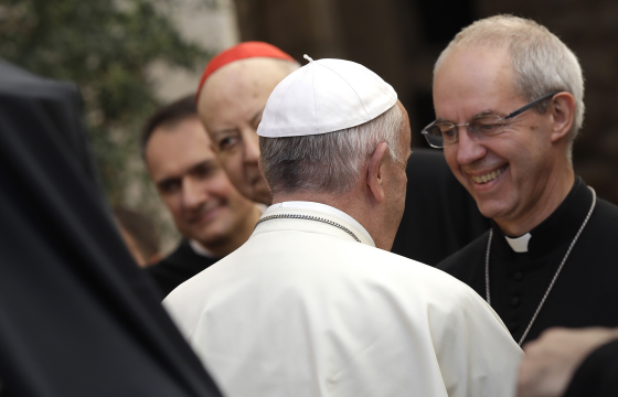 'Real peace' can be achieved as Francis arrives in Assisi and greets religious leaders