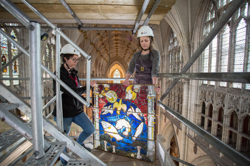 Last piece of 600-year-old stained glass window returned to York Minster