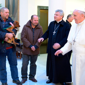 Pope invites homeless men for breakfast 