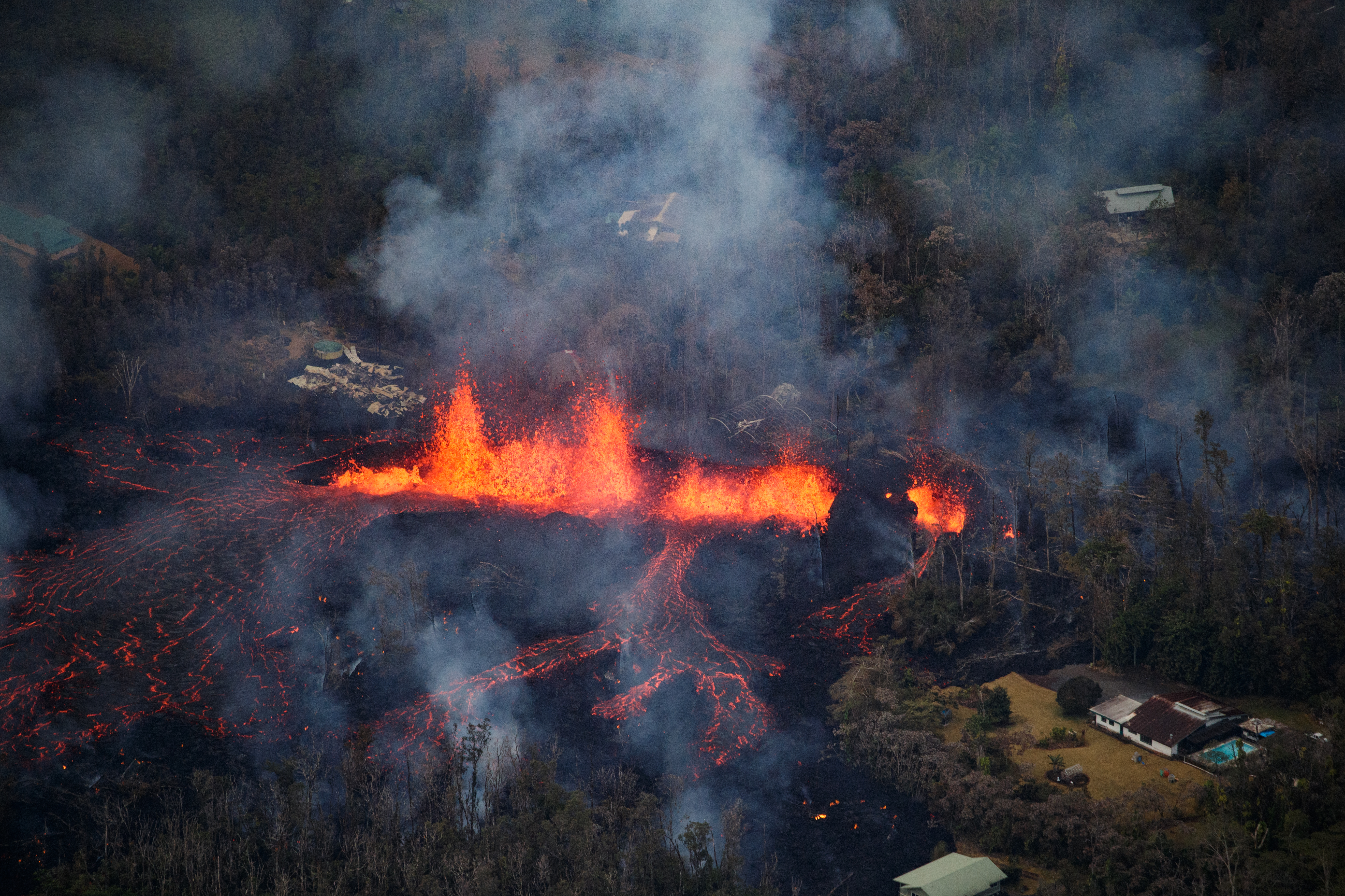 Volcano's lava flow displaces members of Hawaii parish