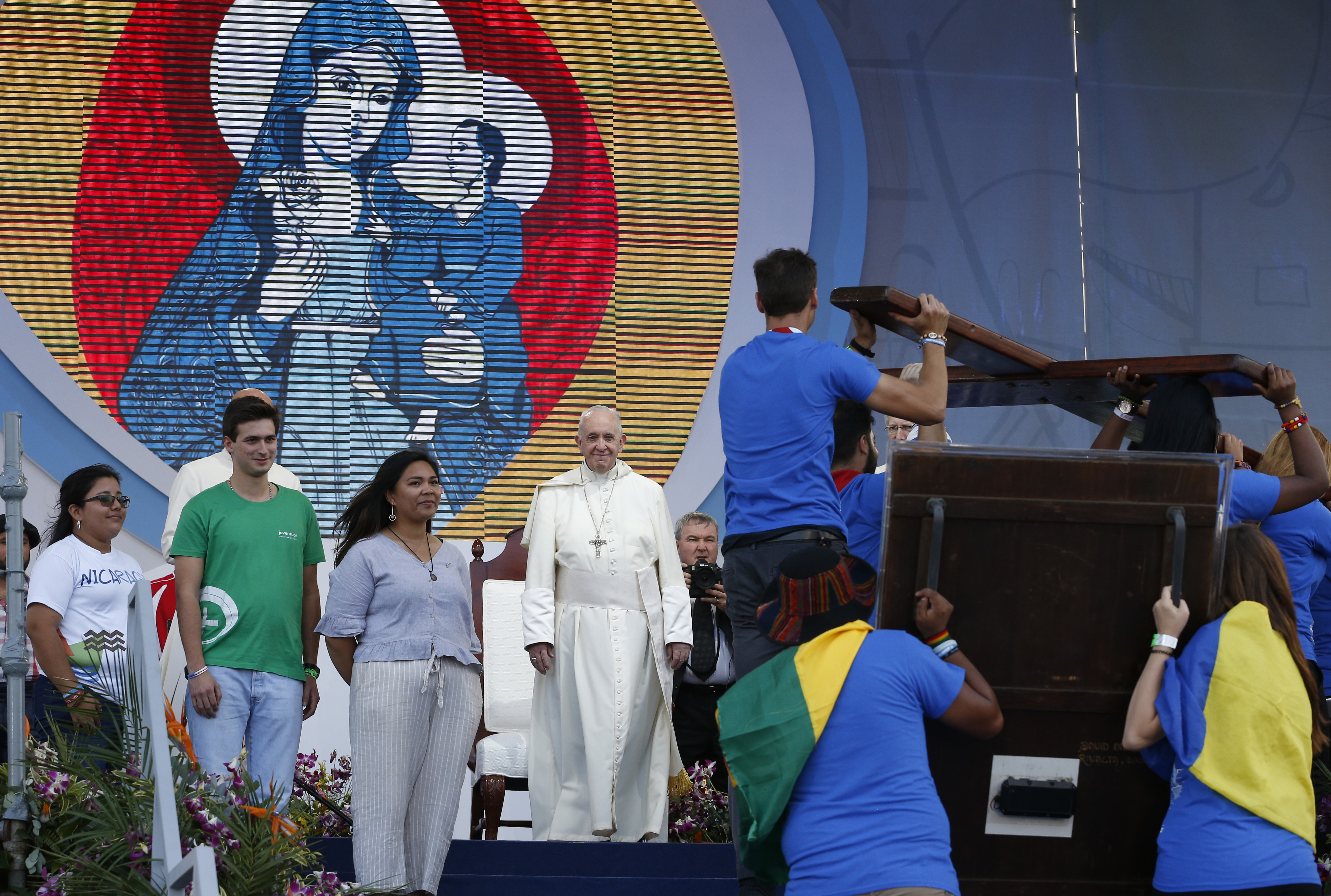 Pope quotes St Oscar Romero to inspire young Catholics in Panama