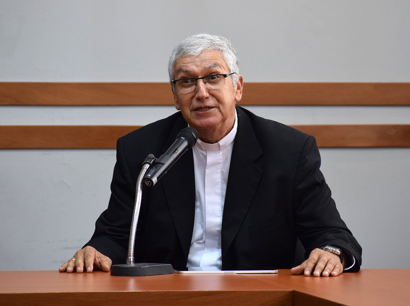 Pope names theology professor to succeed Lima cardinal