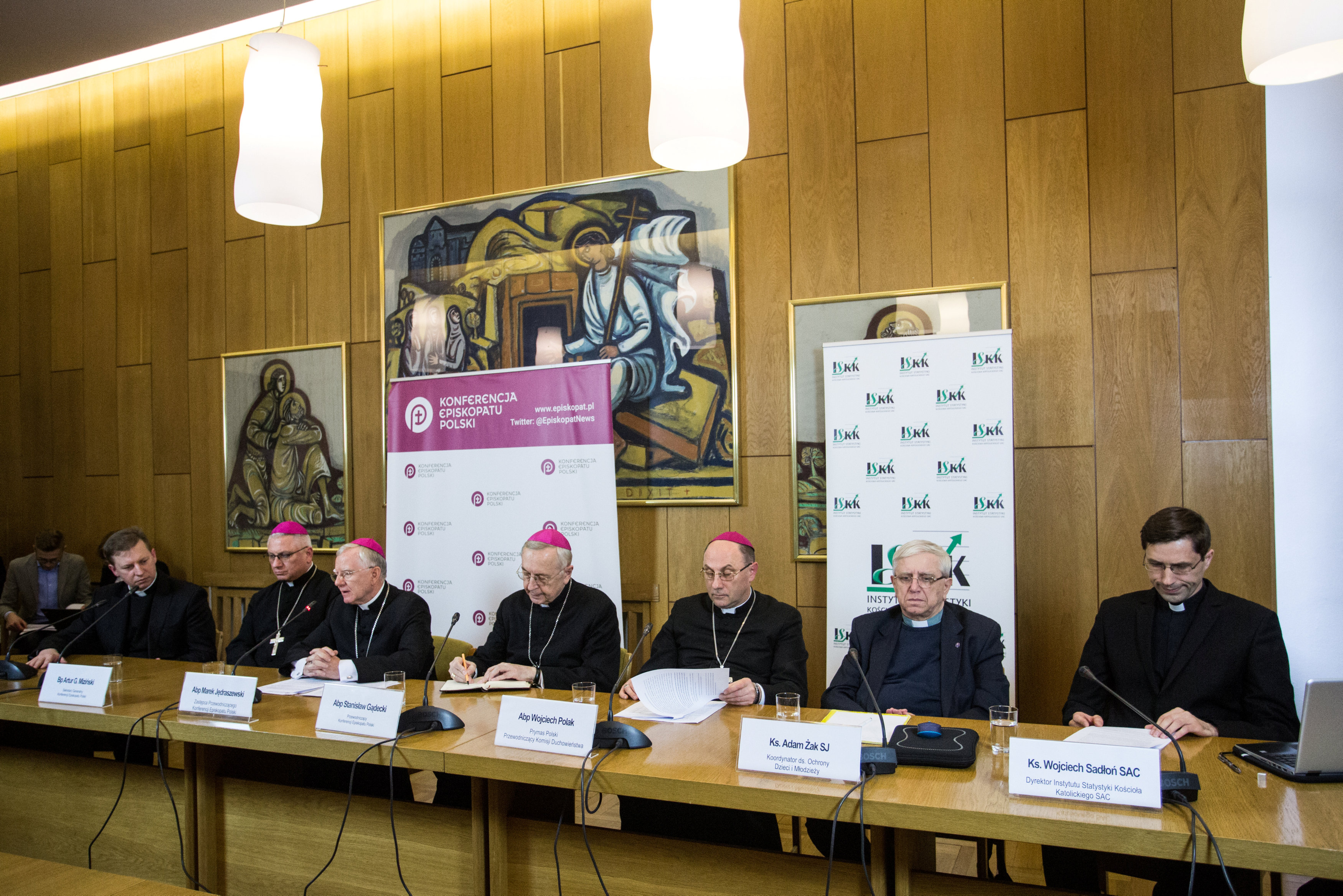 Polish bishops vow to improve child protection after landmark abuse report  
