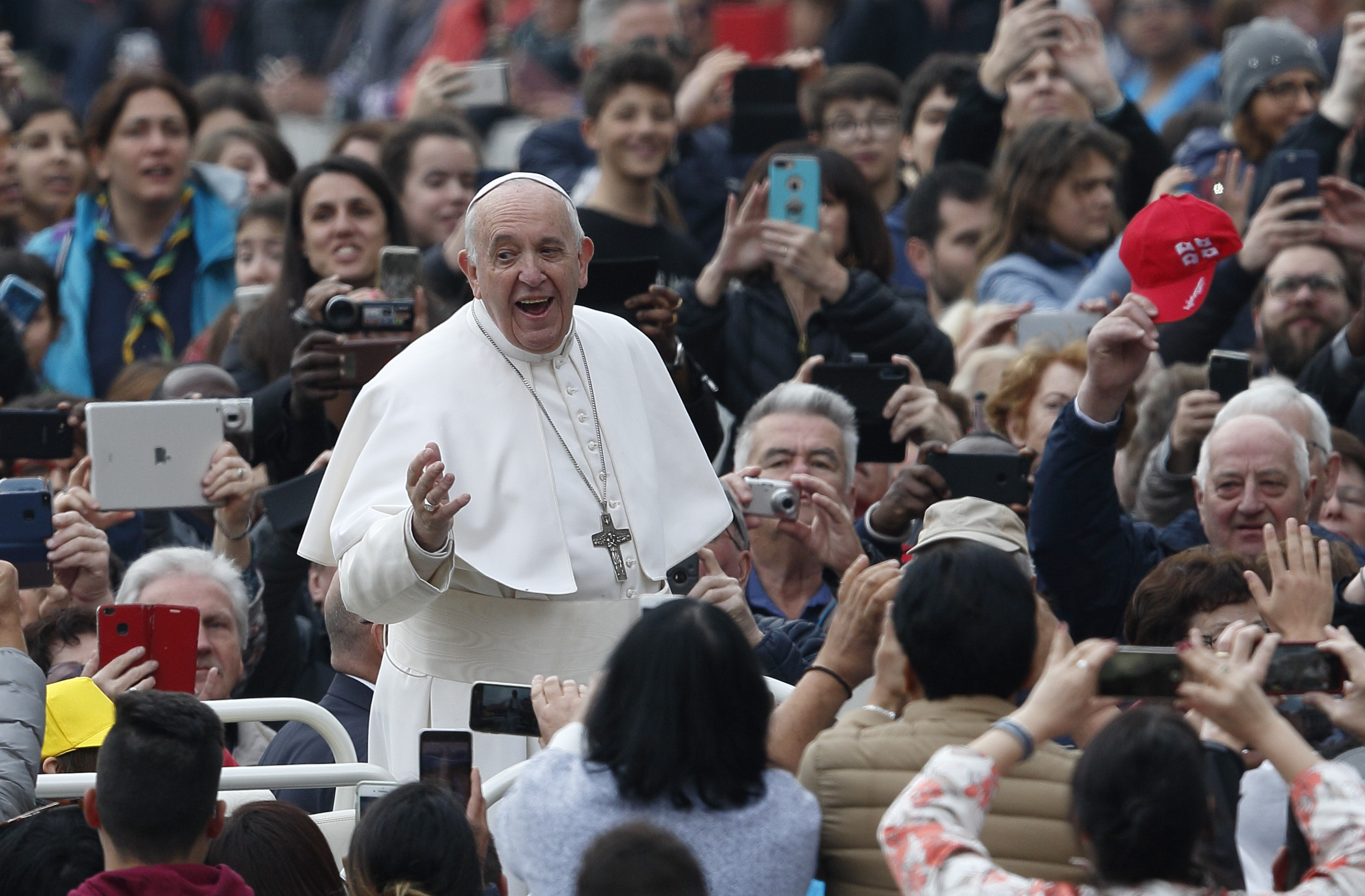 People should not fear difference, but division, pope says at audience