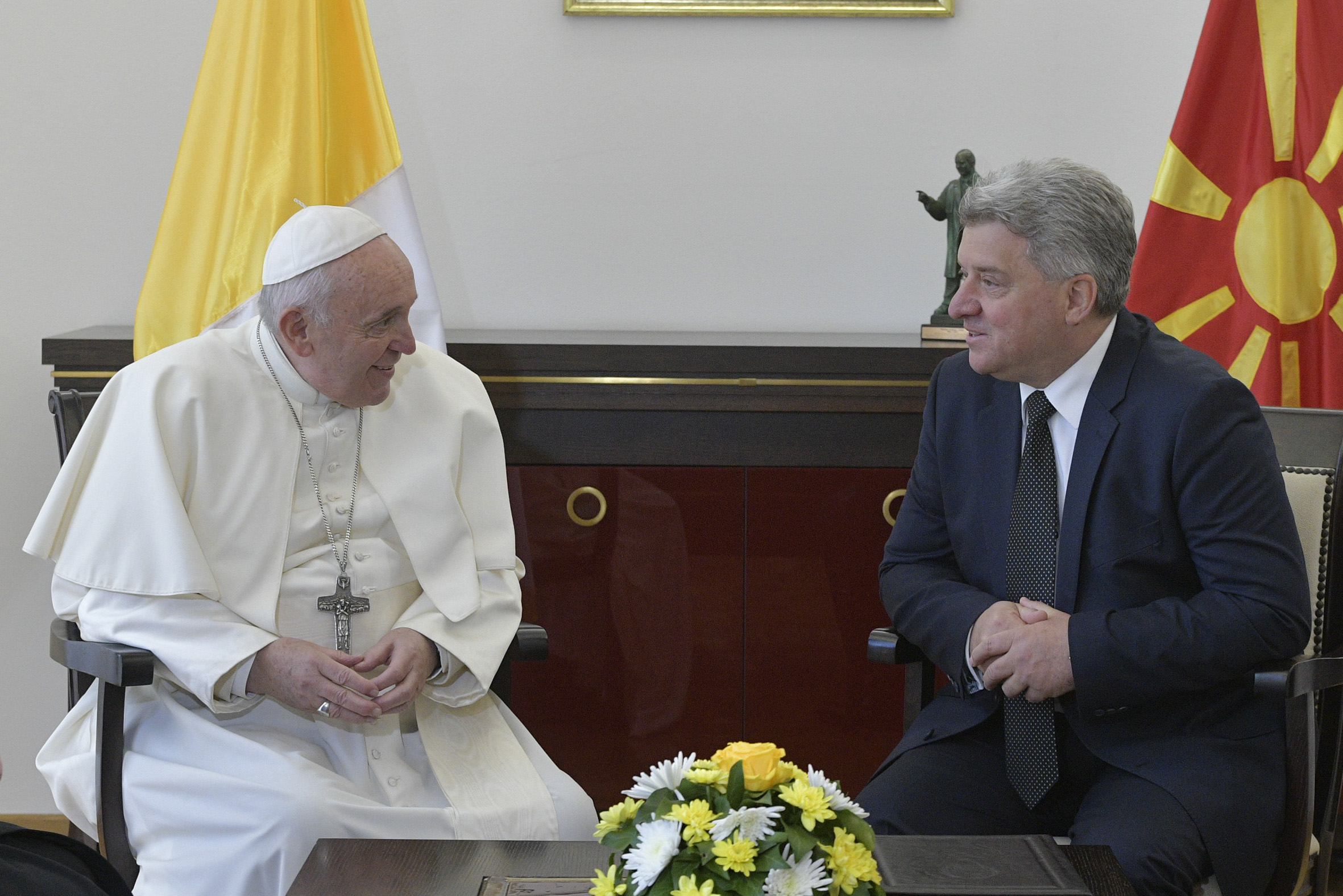 Pope backs Balkan states over admission to European Union