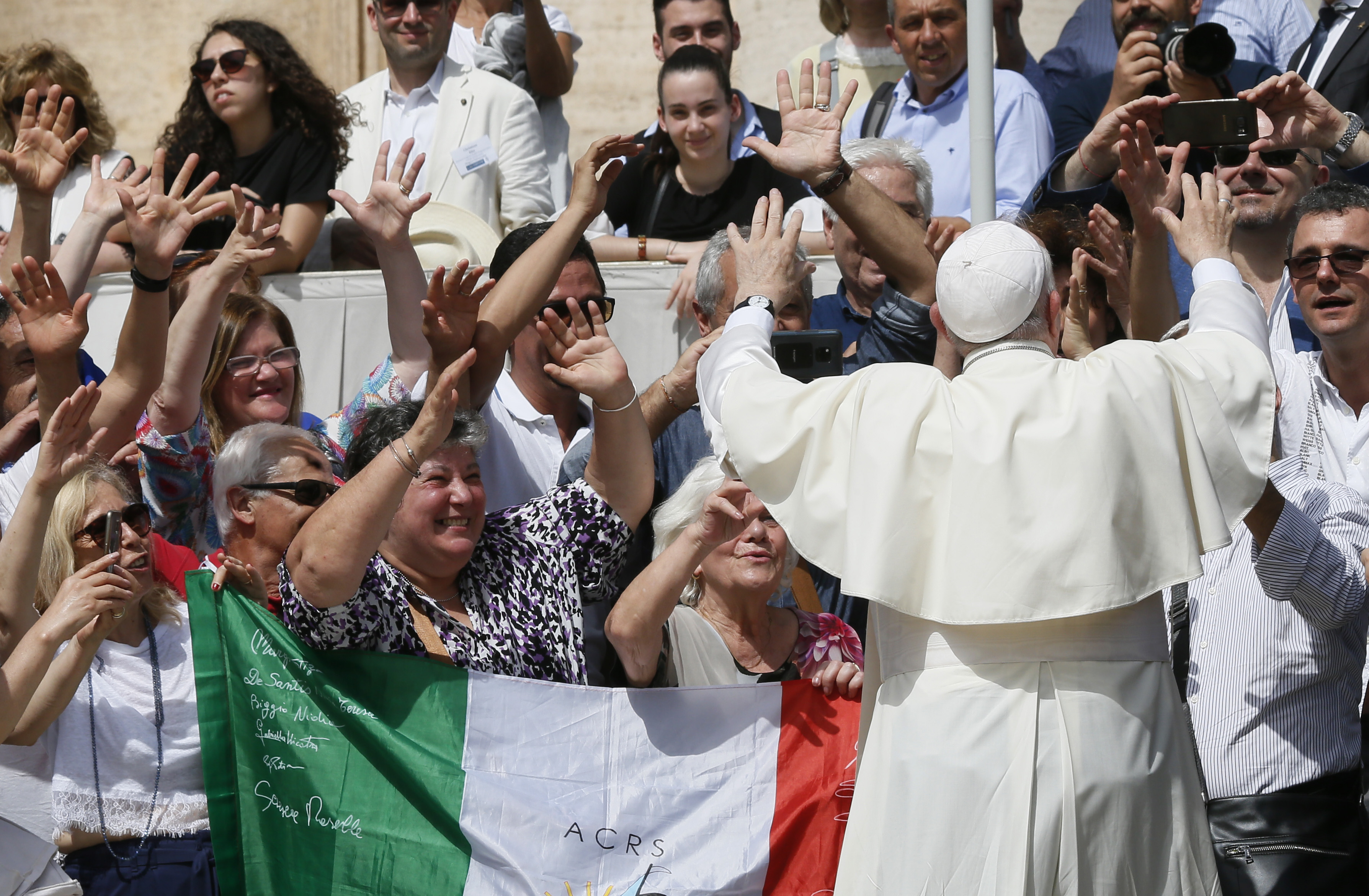 Unity is first sign of true Christian witness, pope says