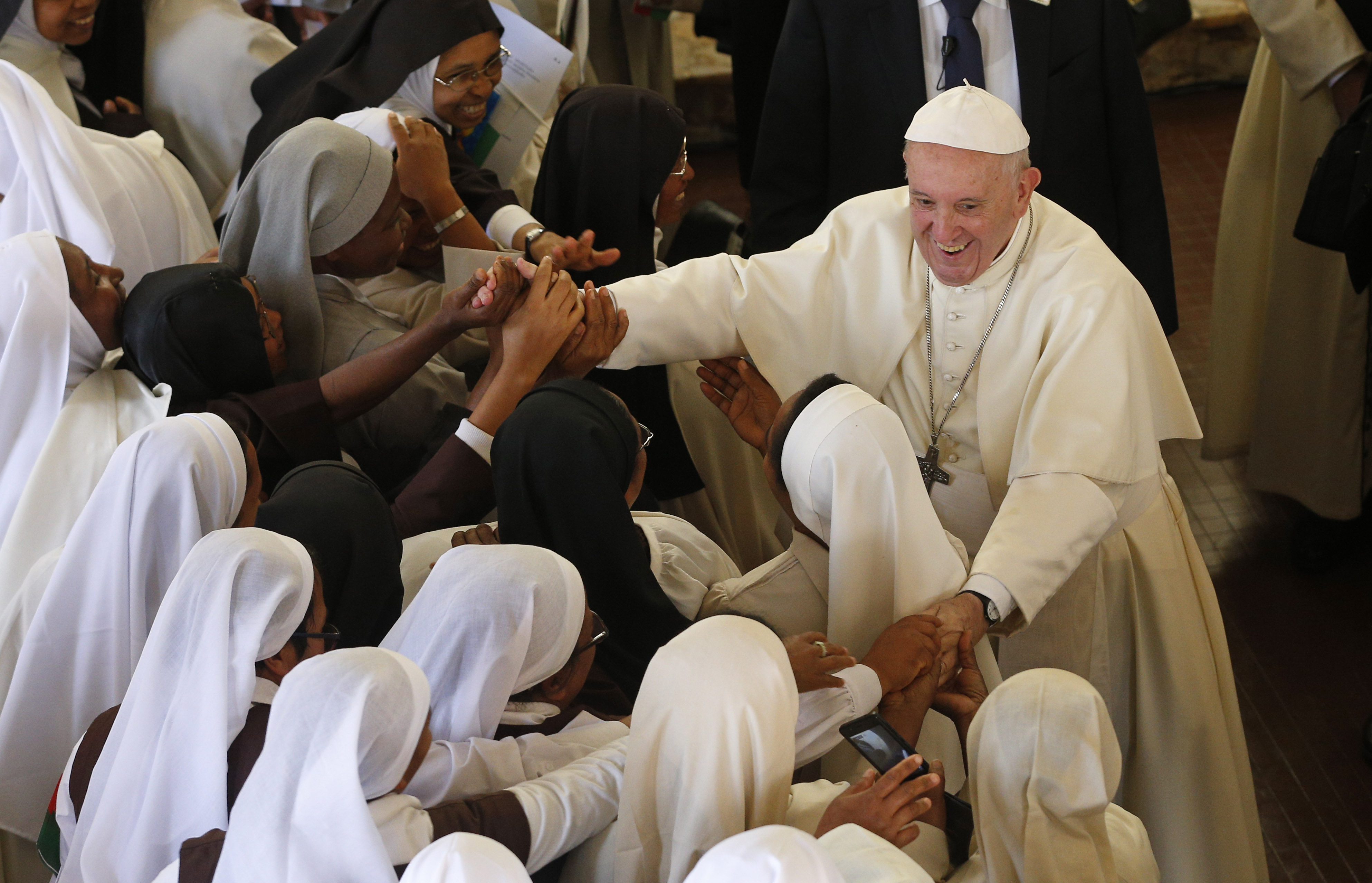 Help the poor, protect the environment, pope says in Madagascar