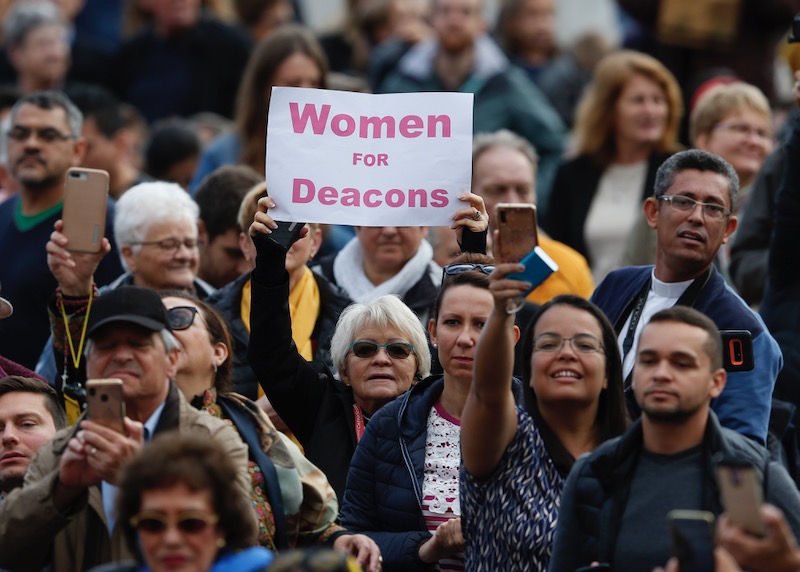 Pope to reconsider question of women deacons