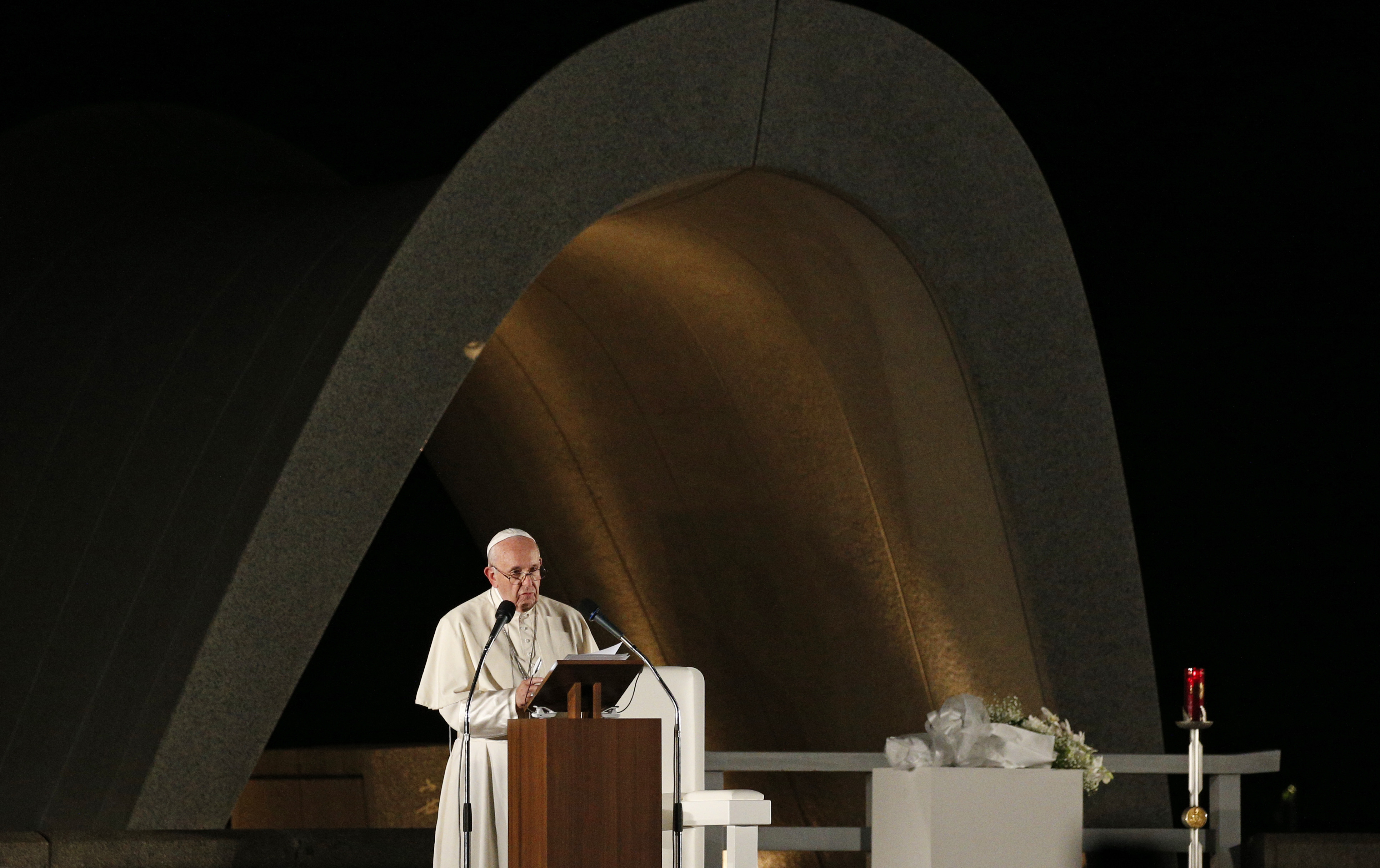 Missionary Pope in Japan demands nuclear abolition  