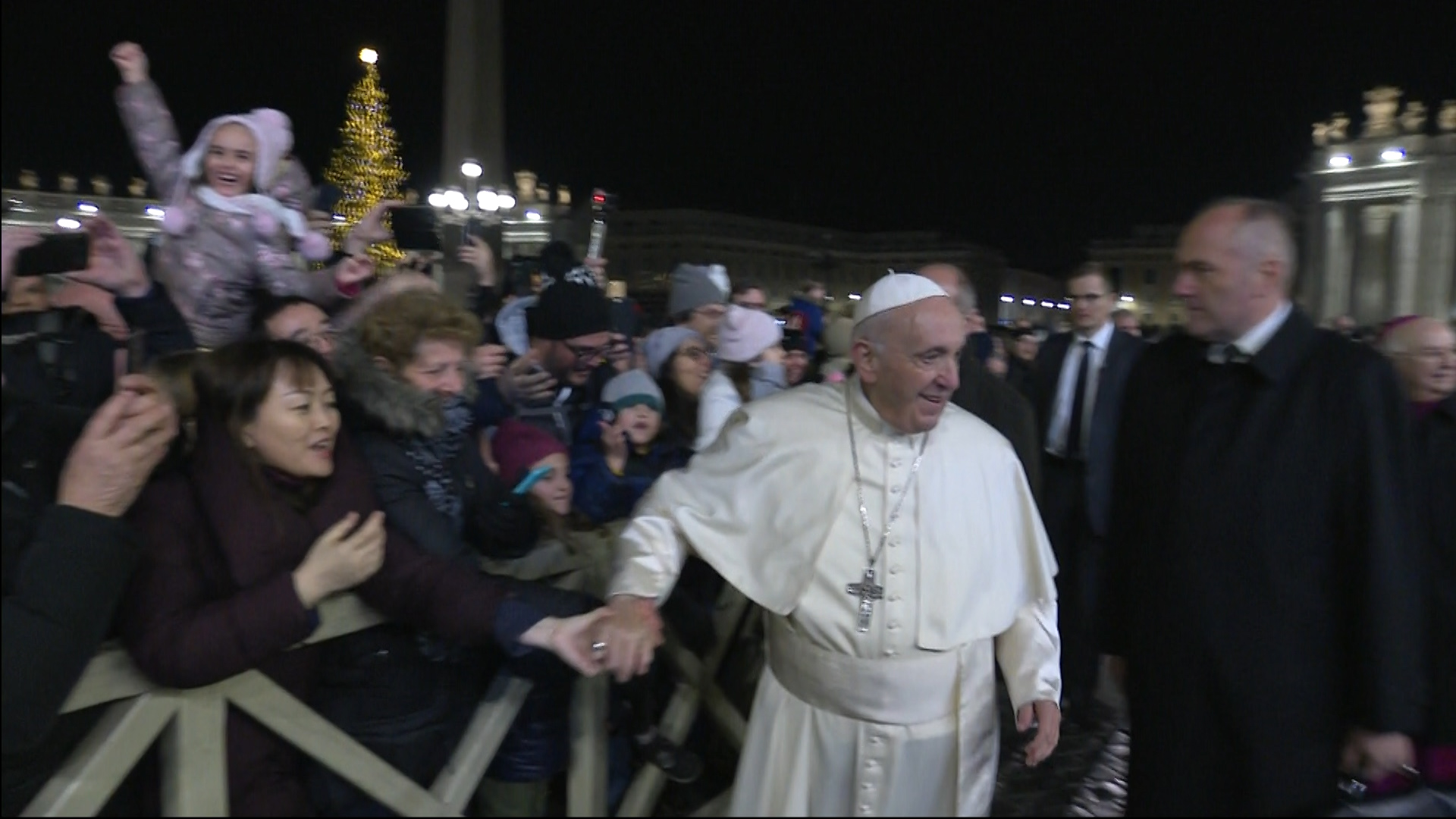 Pope apologises for woman hand slap