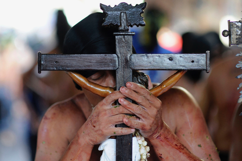 Coronavirus means Catholics told not to touch Cross on Good Friday