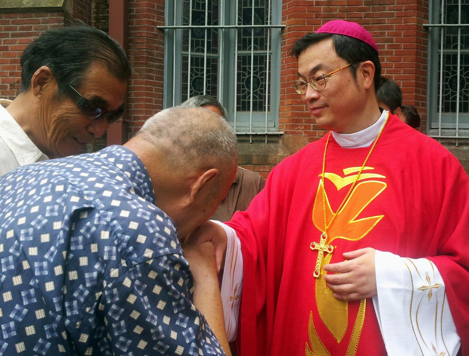 Human rights group deplores Vatican China deal