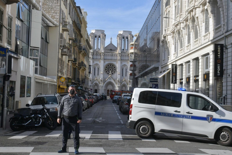 Three people stabbed to death at French cathedral
