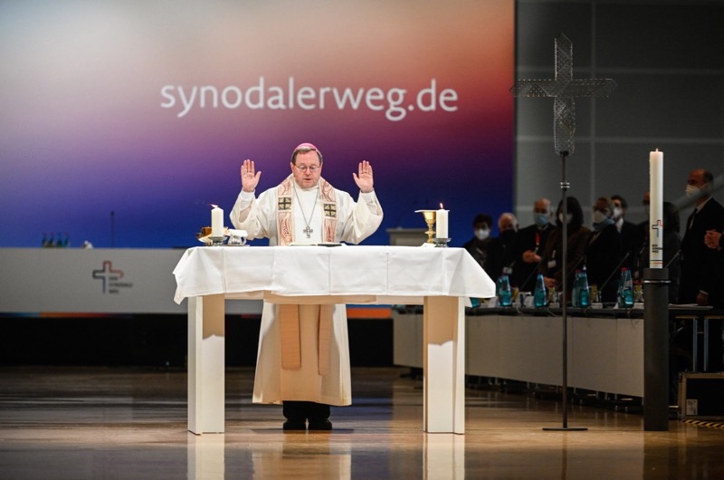 More German bishops call for voluntary celibacy