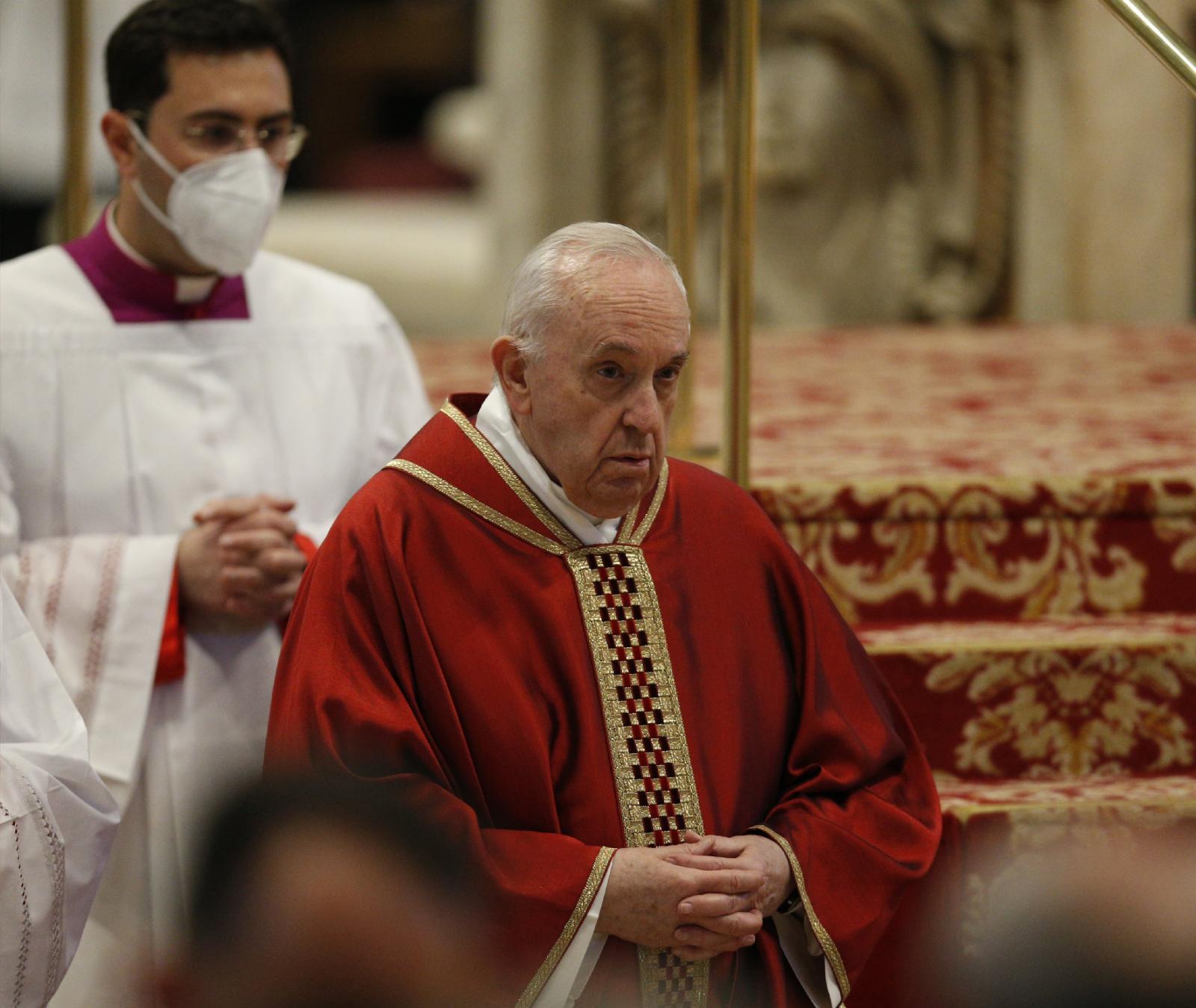 Pope warns against 'formalism' in Catholic liturgy