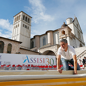 Francis uses Assisi encounters to push for peace