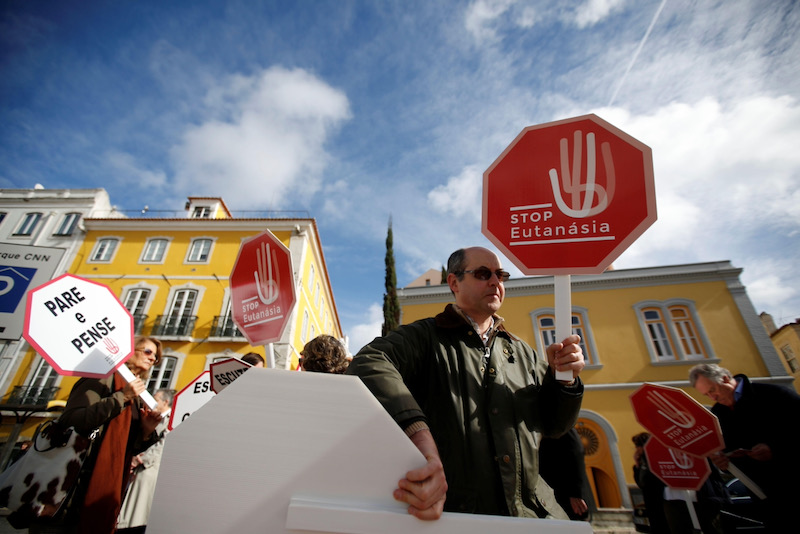 Euthanasia bill fails in Portugal