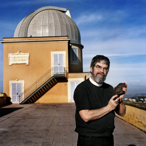 Jesuit scientist named new director of Vatican Observatory