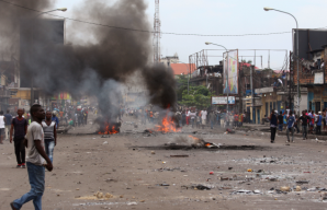 Chaos as 17 killed in violent clashes over political vacuum in Kinshasa