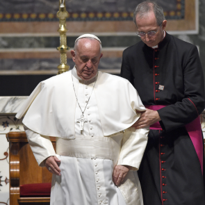 Vatican denies Pope Francis has brain tumour