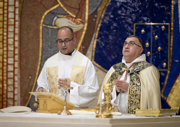 Archbishop of Iraq celebrates memorial Mass for victims of genocide