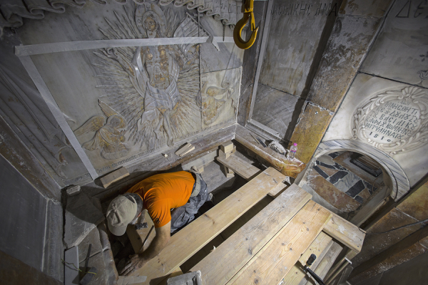 First opening of Christ's tomb in centuries documented using new media 