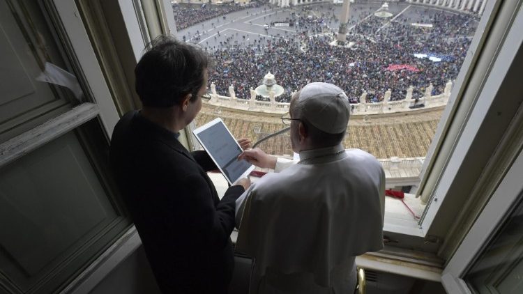 Pray with the Pope on new 'Click to Pray' app