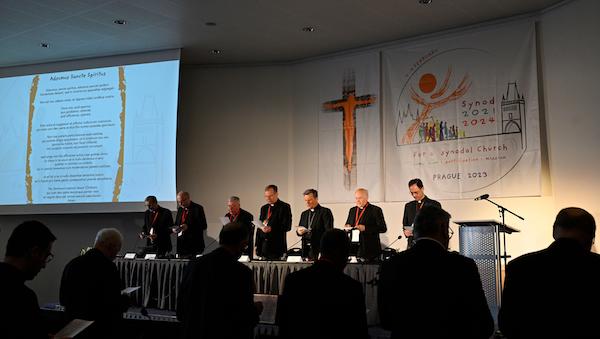 Synod assembly hears calls for renewal and healing