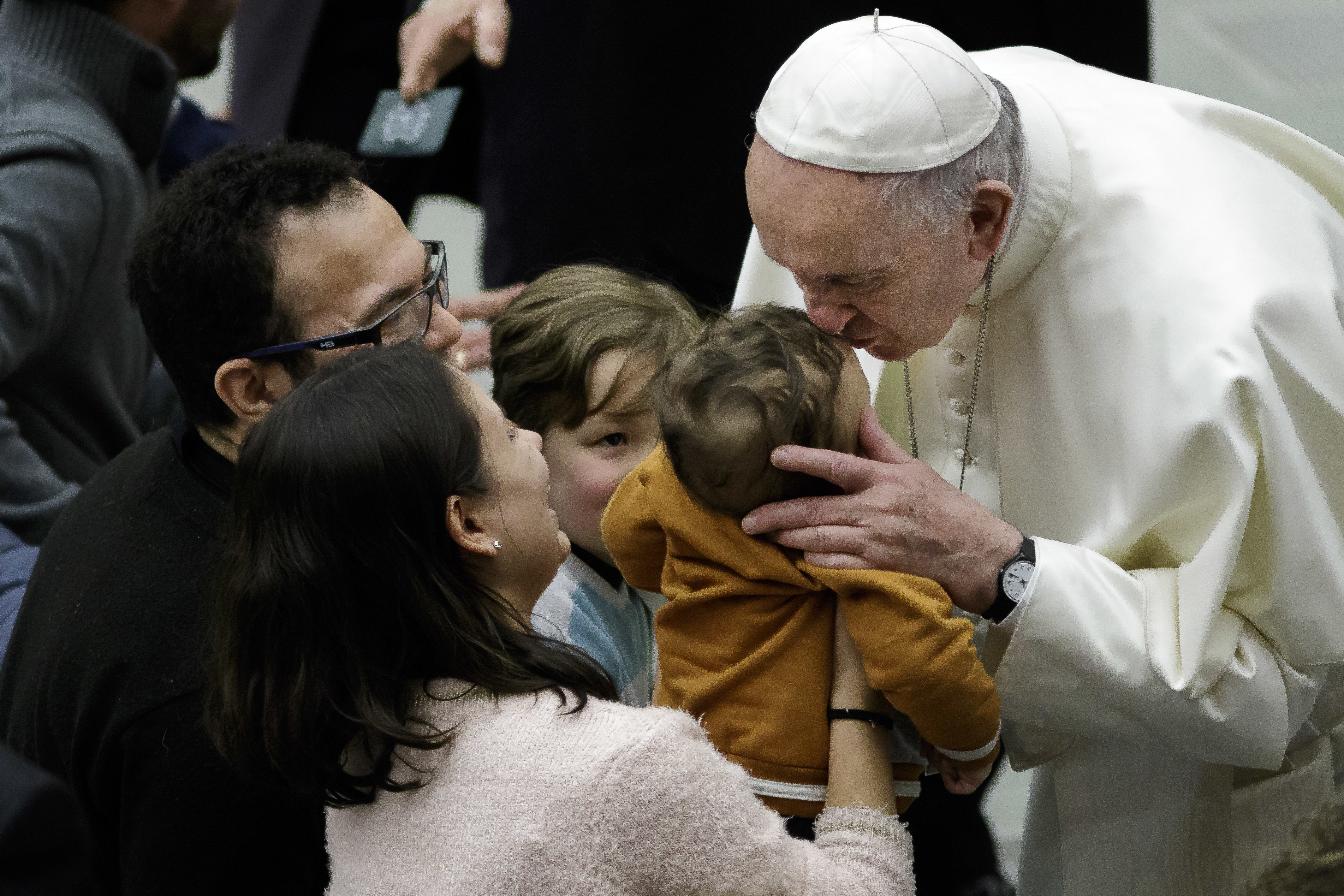 Never argue in front of the children, says Pope