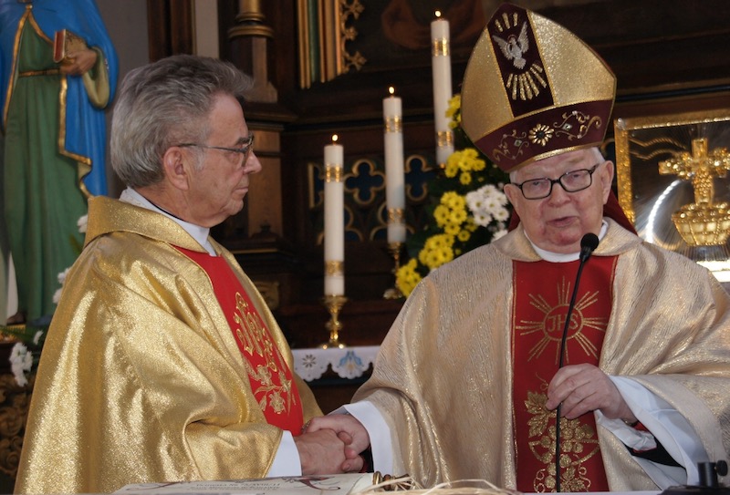 Polish church apologises for cardinal abuse scandal