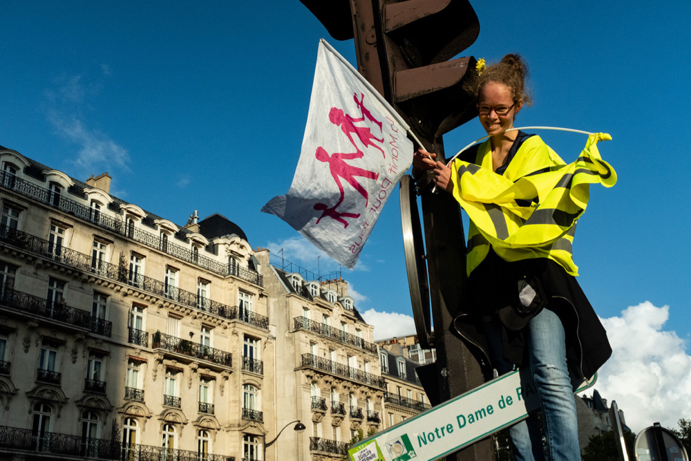 Thousands march in France against assisted procreation 
