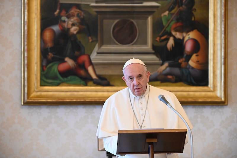 Pope Francis suggests 'universal basic wage' 