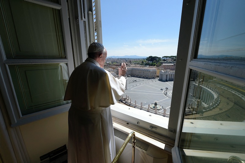 Pope gifts funds to transgender community