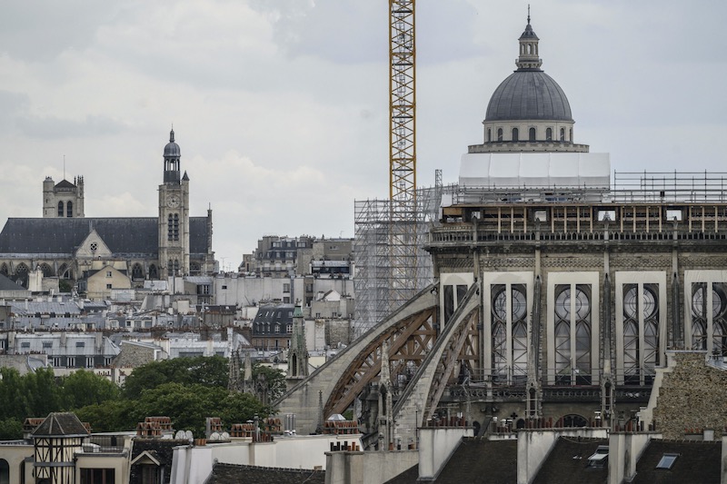 Damaged scaffolding comes down at Notre Dame 