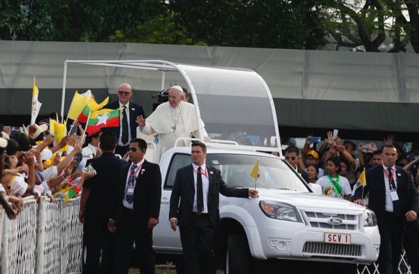 Pope Francis urges Myanmar's Catholics to embrace forgiveness