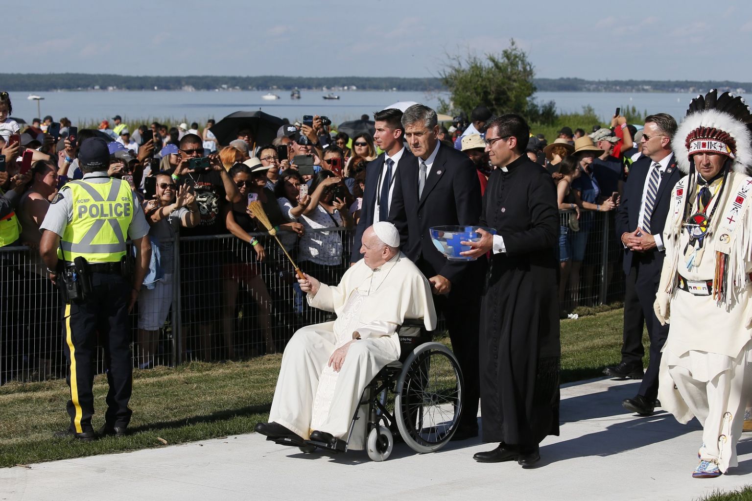 Pope visits pilgrim lake on feast of Jesus's grandparents