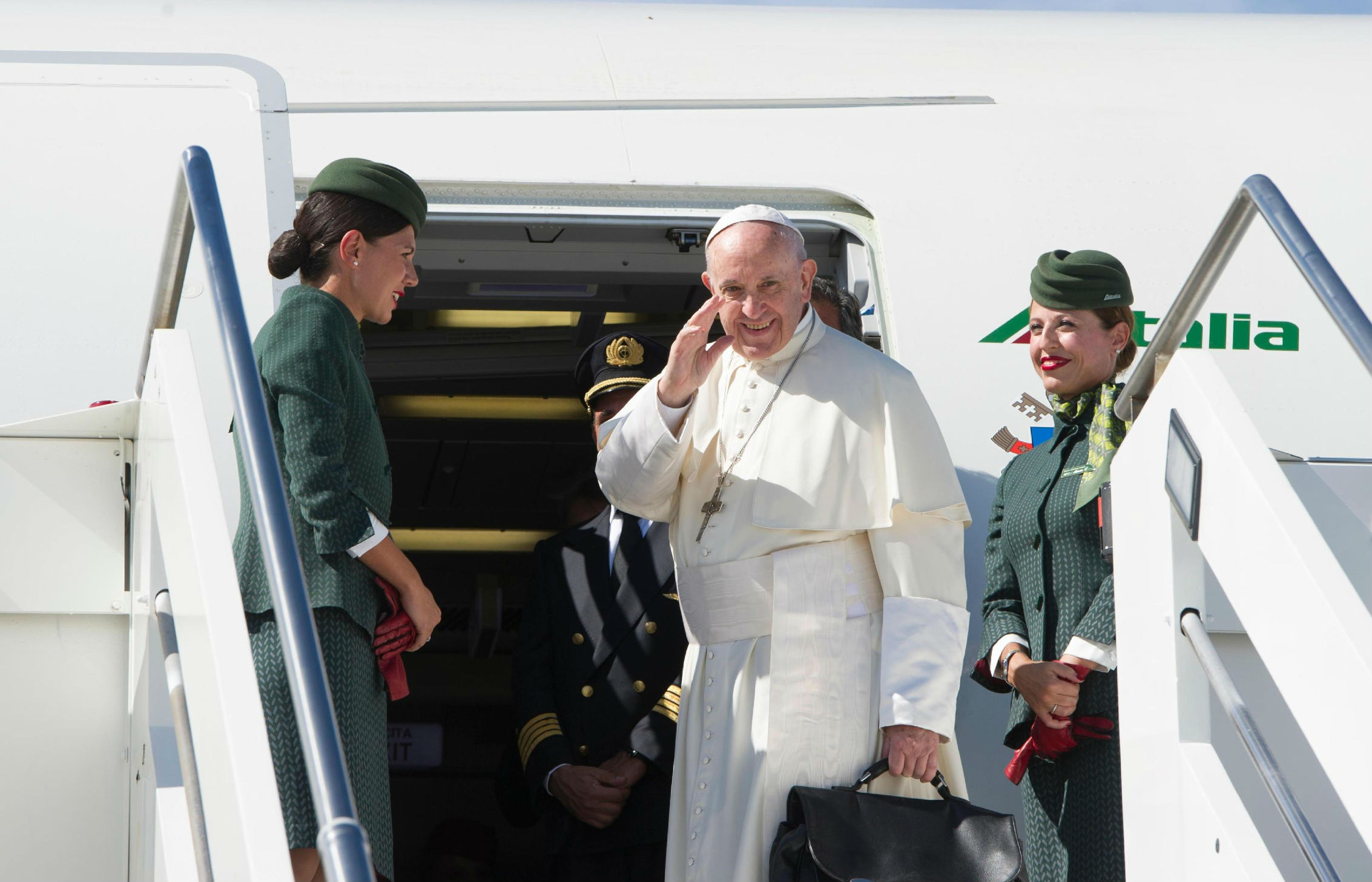 Papal plane diverted en route to Colombia to avoid Hurricane Irma 