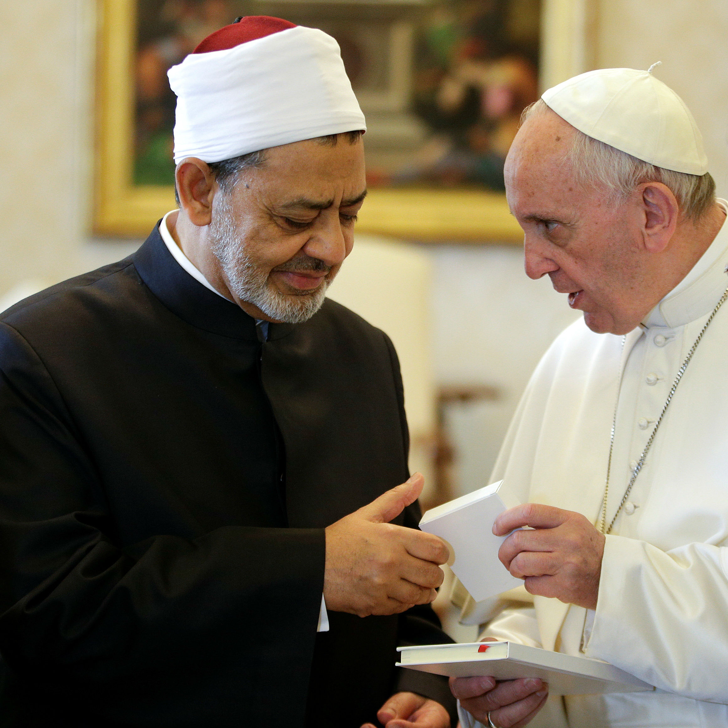 After five-year standoff Pope welcomes Muslim leader to Vatican