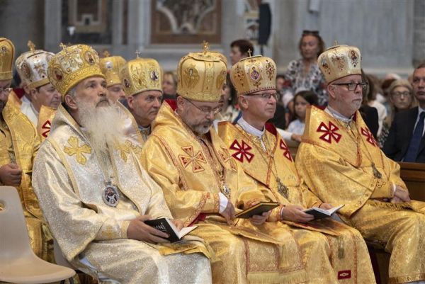 Francis promises bishops: ‘I am with Ukraine’