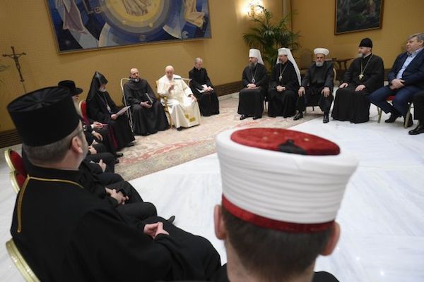 Pope affirms support for Ukraine to religious leaders