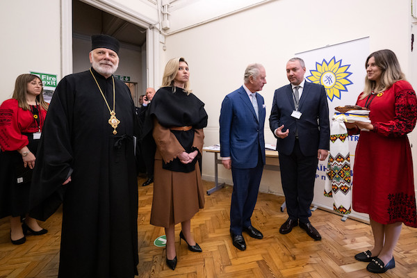 King joins Ukraine's first lady on cathedral visit